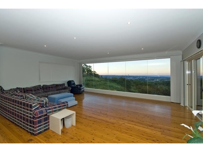 328 Chesterfield Drive, Bonogin QLD 4213
