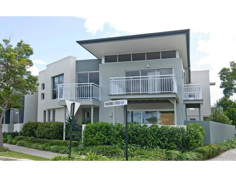 13 Watts Drive, Varsity Lakes QLD 4227