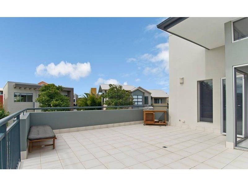 13 Watts Drive, Varsity Lakes QLD 4227