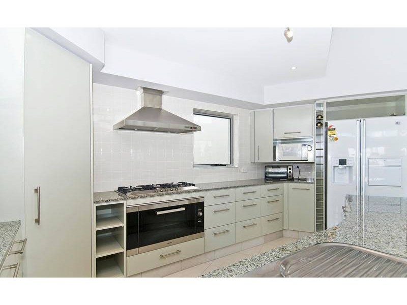 13 Watts Drive, Varsity Lakes QLD 4227