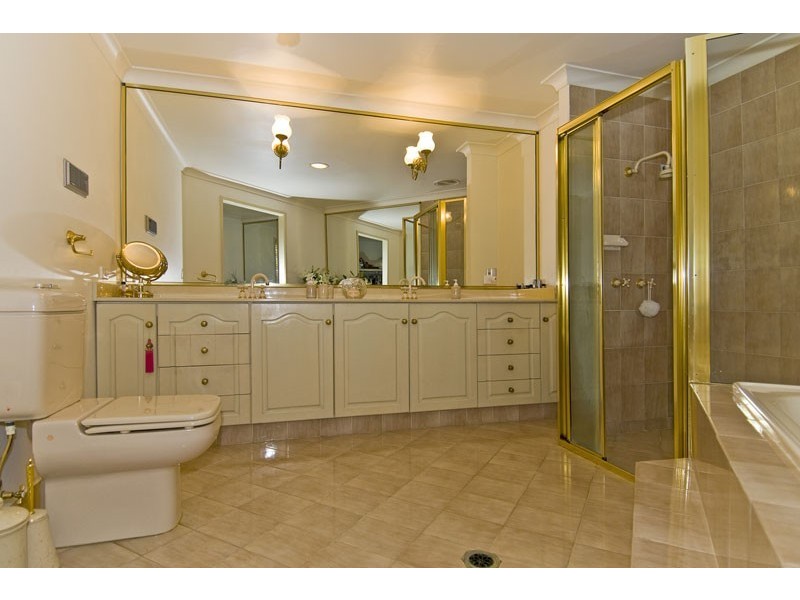 7 Grosvenor Court, Worongary QLD 4213