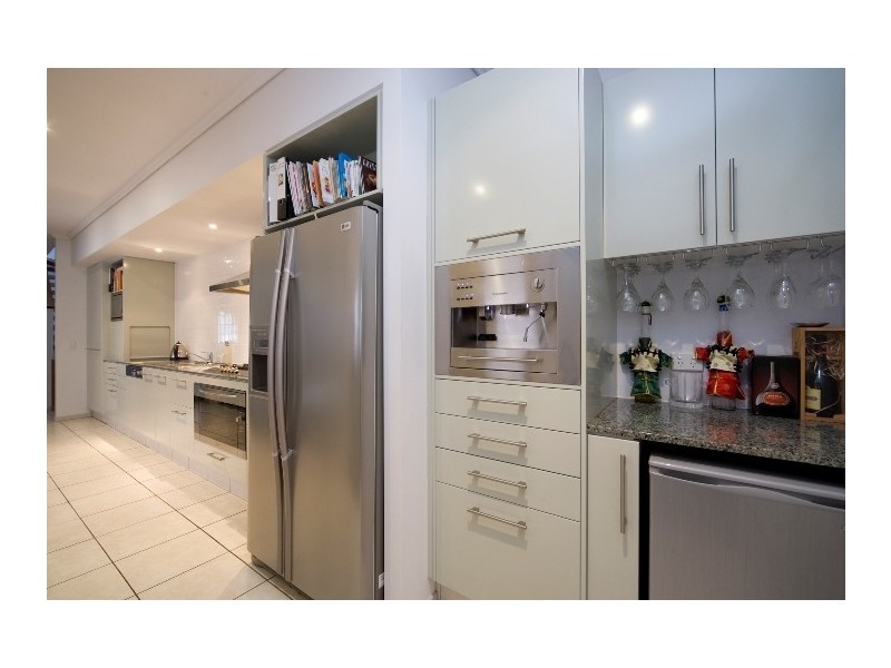 16 Lader Terrace, Varsity Lakes QLD 4227
