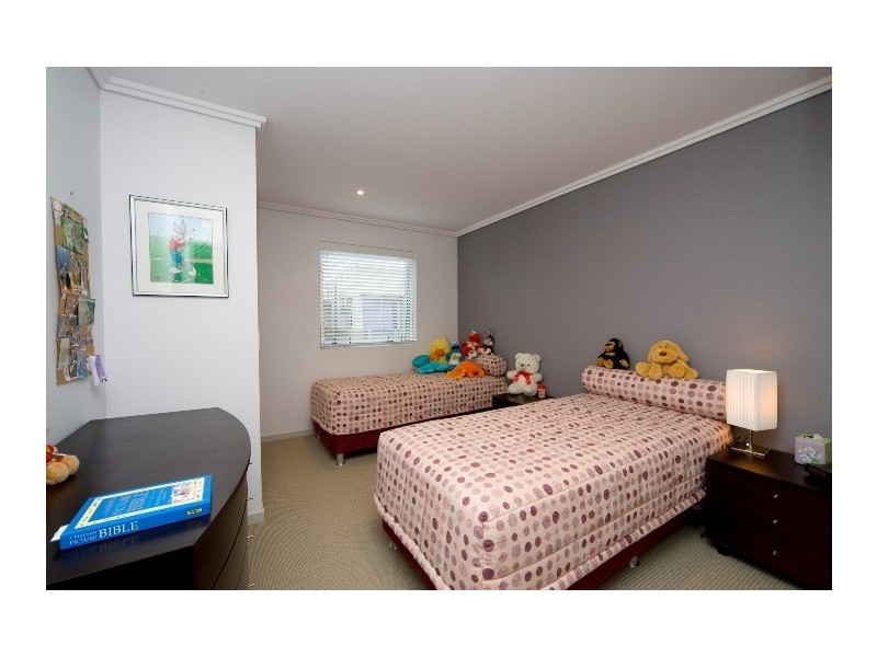16 Lader Terrace, Varsity Lakes QLD 4227