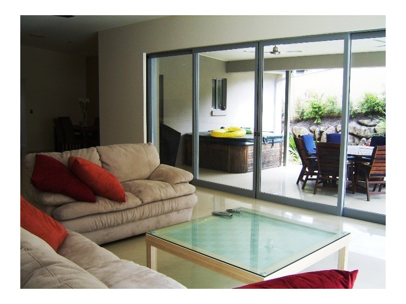 17 Caprice Street, Bonogin QLD 4213