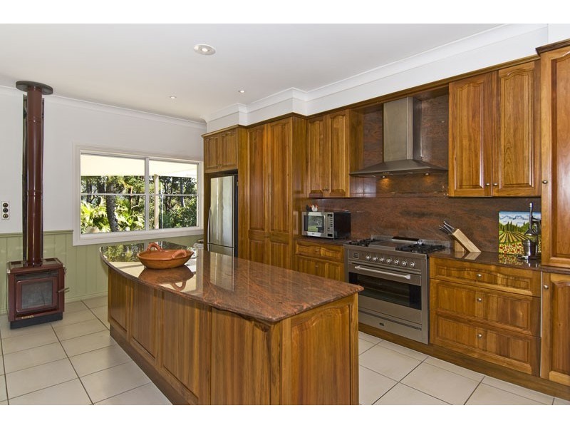 22 Brackenfield Court, Bonogin QLD 4213