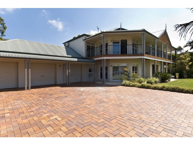 22 Brackenfield Court, Bonogin QLD 4213