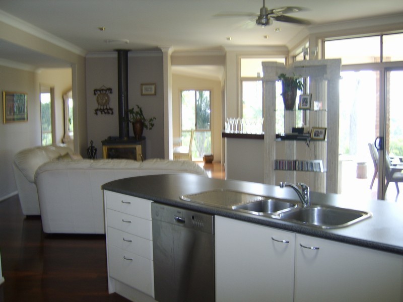 10 Roxby Court, Bonogin QLD 4213