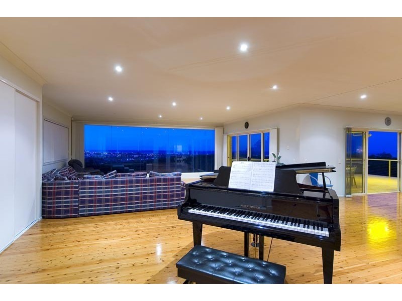 328 Chesterfield Drive, Bonogin QLD 4213