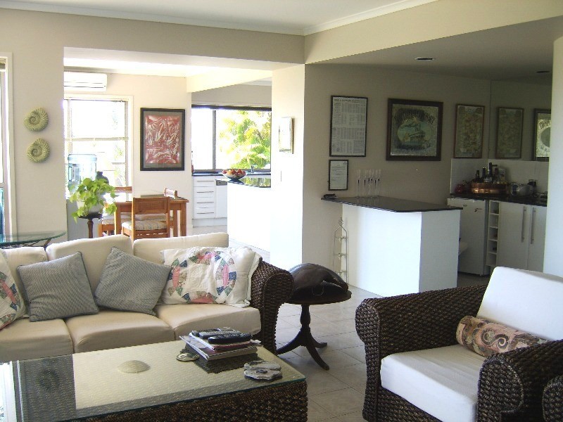 61 Wallaby Drive, Mudgeeraba QLD 4213