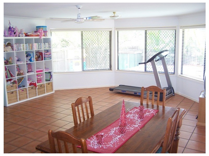 10 Sharscay Close, Burleigh Heads QLD 4220