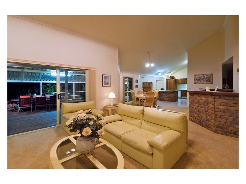 32 Wallaby Drive, Mudgeeraba QLD 4213