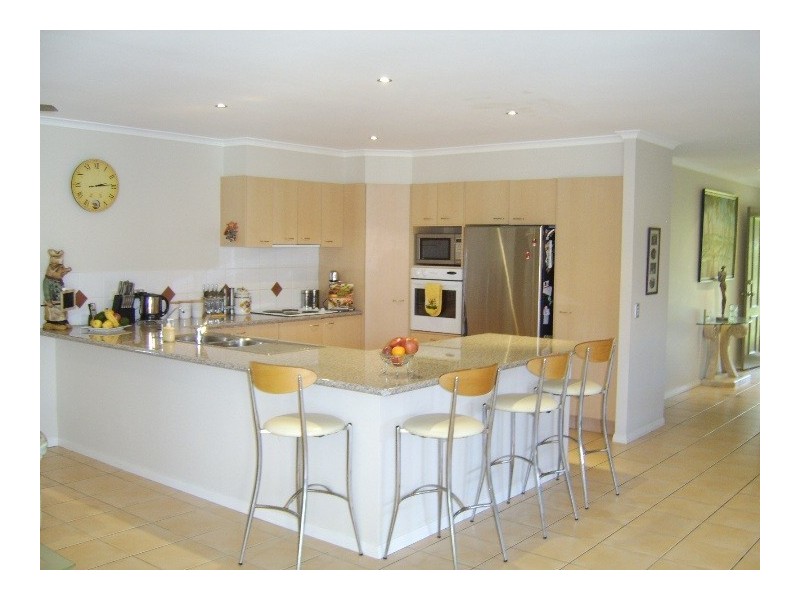 2 Bedford Crescent, Mudgeeraba QLD 4213