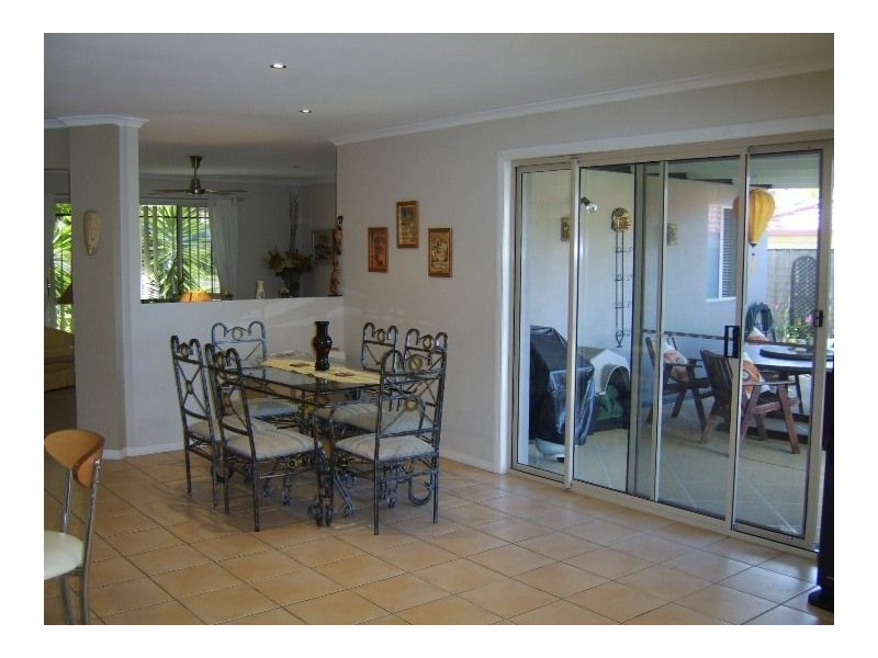 2 Bedford Crescent, Mudgeeraba QLD 4213
