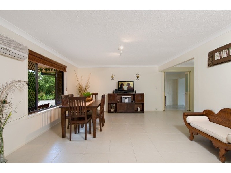 4 Todman Drive, Mudgeeraba QLD 4213