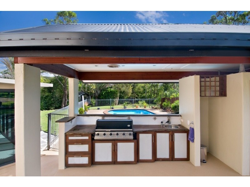 4 Todman Drive, Mudgeeraba QLD 4213