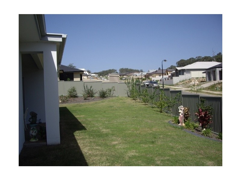 9 Emerson Drive, Bonogin QLD 4213
