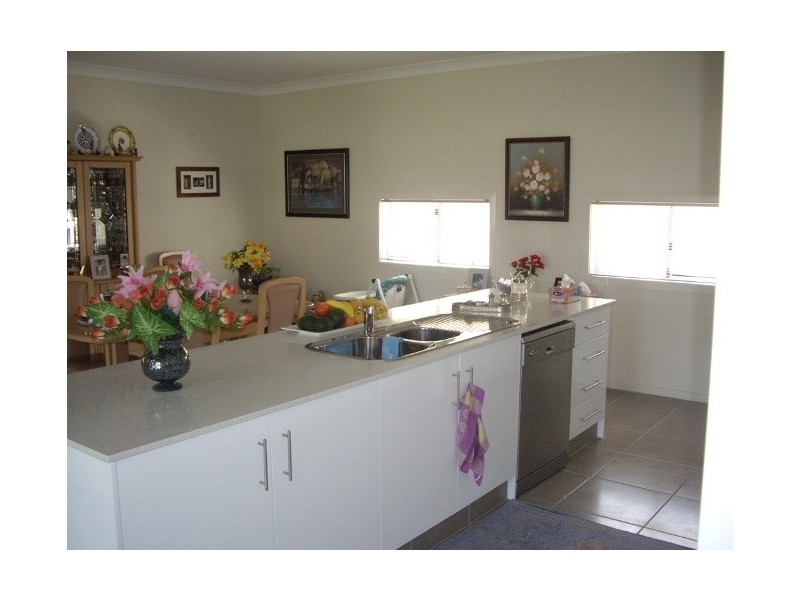 9 Emerson Drive, Bonogin QLD 4213