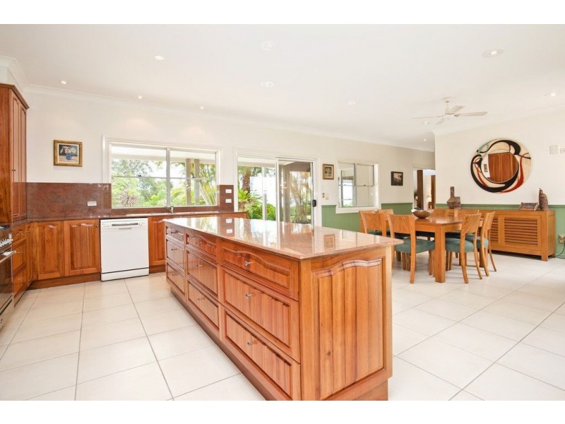 22 Brackenfield Court, Bonogin QLD 4213