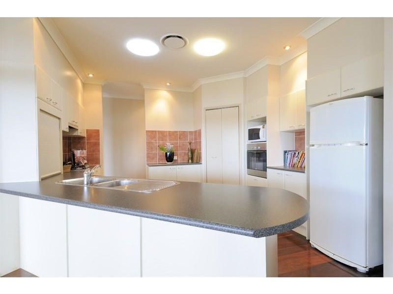 10 Roxby Court, Bonogin QLD 4213