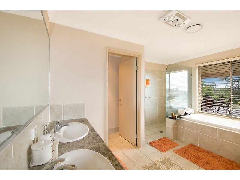 10 Roxby Court, Bonogin QLD 4213