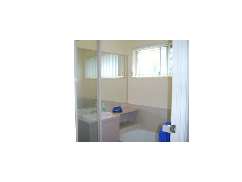 4 Avonbury Court, Carrara QLD 4211