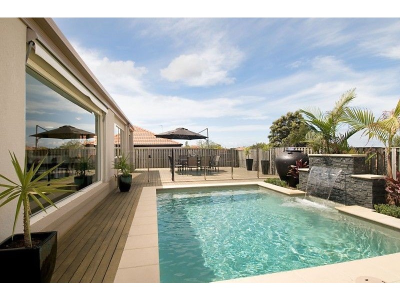 4 Bedford Crescent, Mudgeeraba QLD 4213