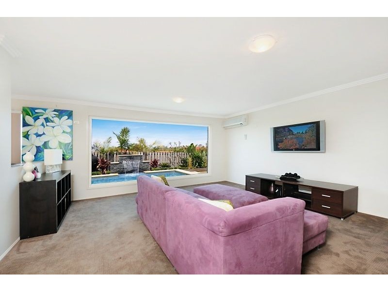 4 Bedford Crescent, Mudgeeraba QLD 4213