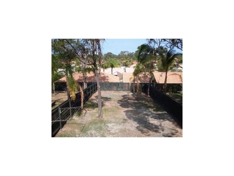 2/168 Whiting Street, Labrador QLD 4215