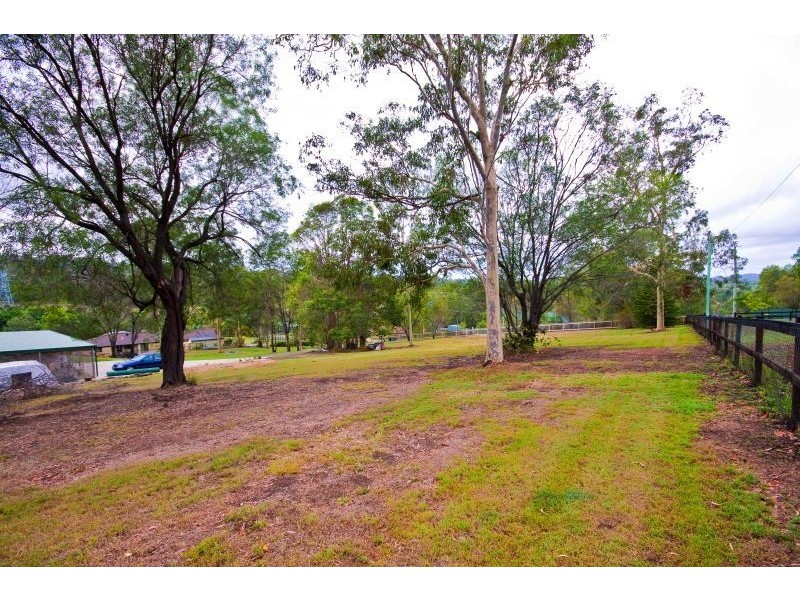 9 Brixton Court, Tallai QLD 4213