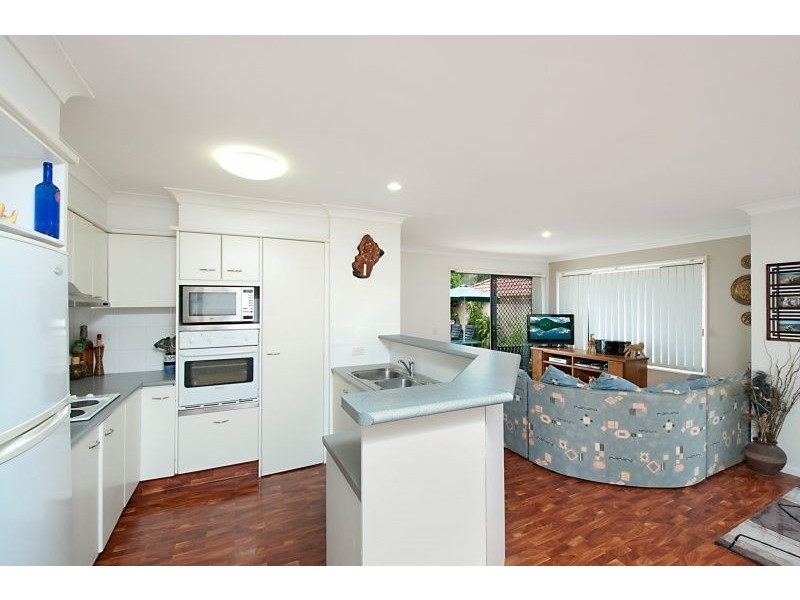 18/2 Langport Parade, Mudgeeraba QLD 4213