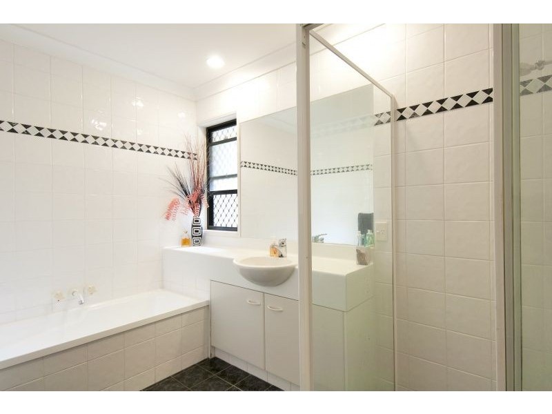 18/2 Langport Parade, Mudgeeraba QLD 4213