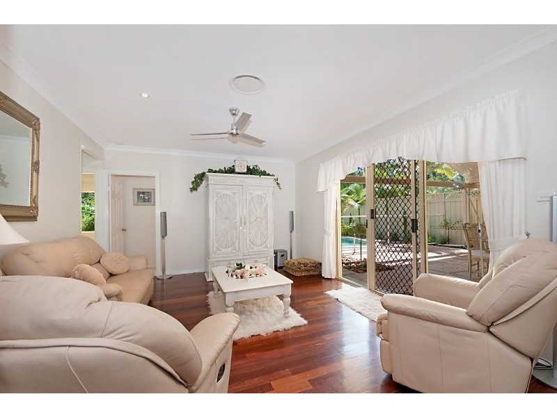 90 Gardenia Drive, Bonogin QLD 4213