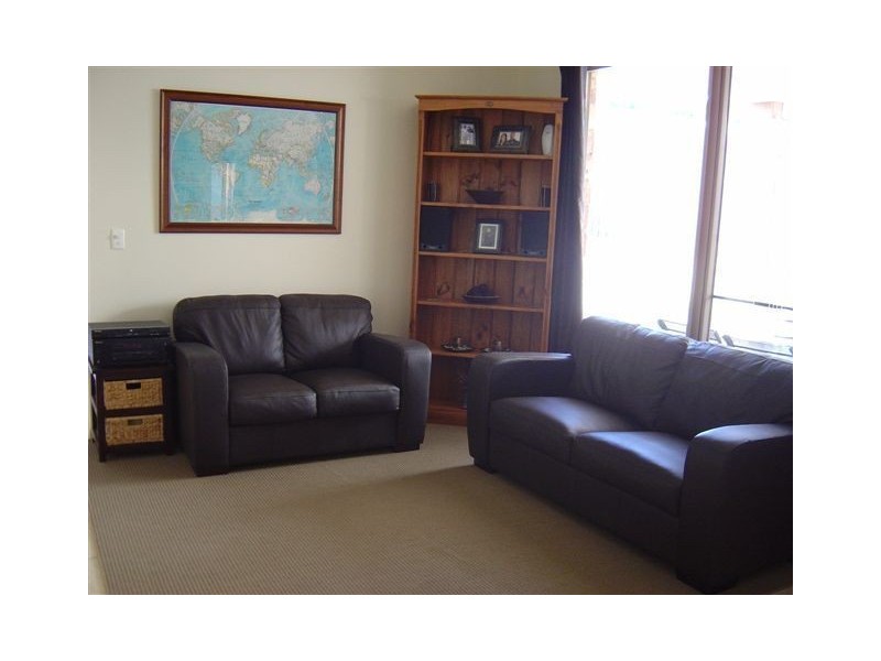 18 Marciana Crescent, Varsity Lakes QLD 4227