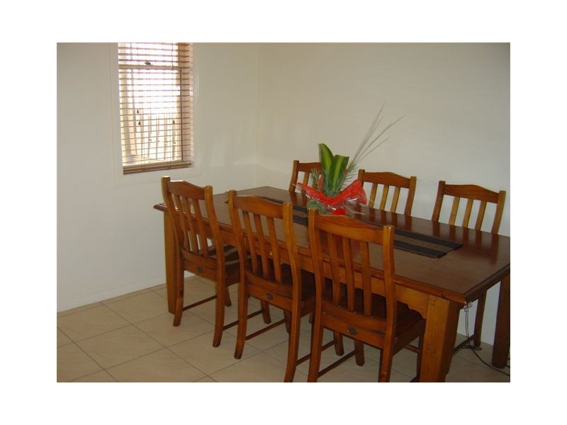 18 Marciana Crescent, Varsity Lakes QLD 4227