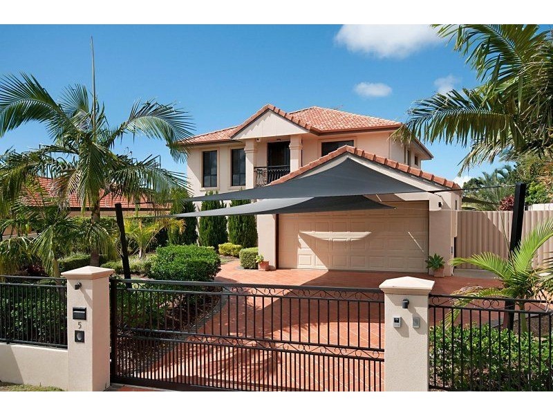 5 Bernard Court, Arundel QLD 4214