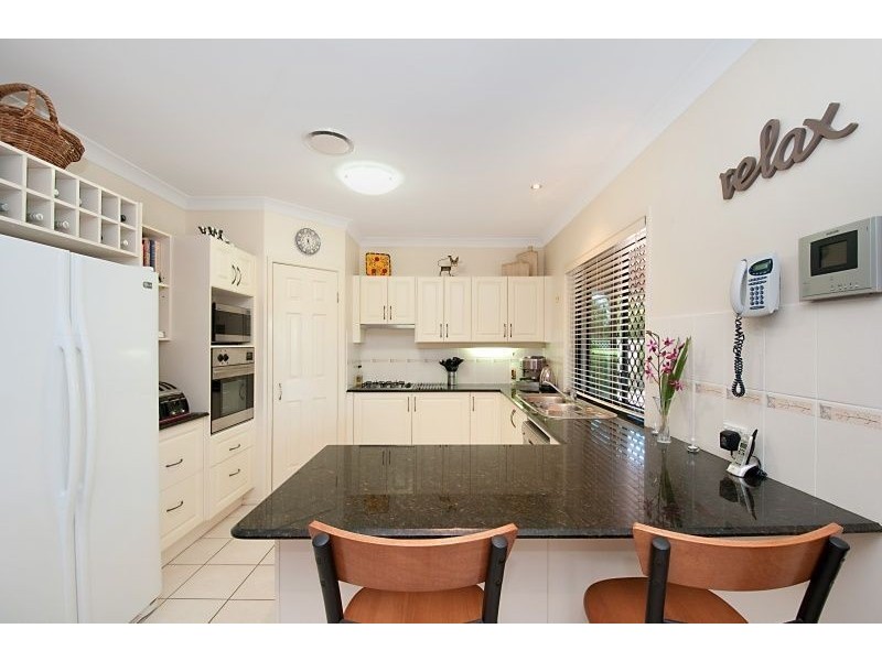 5 Bernard Court, Arundel QLD 4214