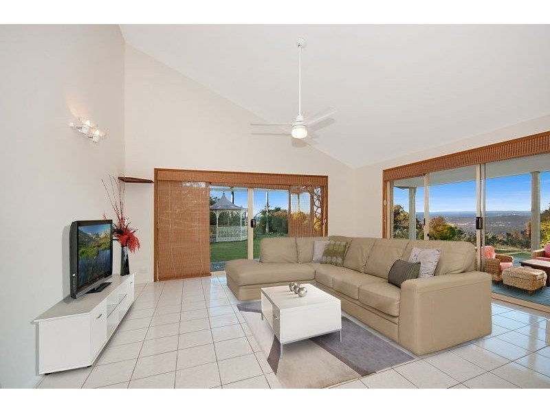 113 Chesterfield Drive, Bonogin QLD 4213