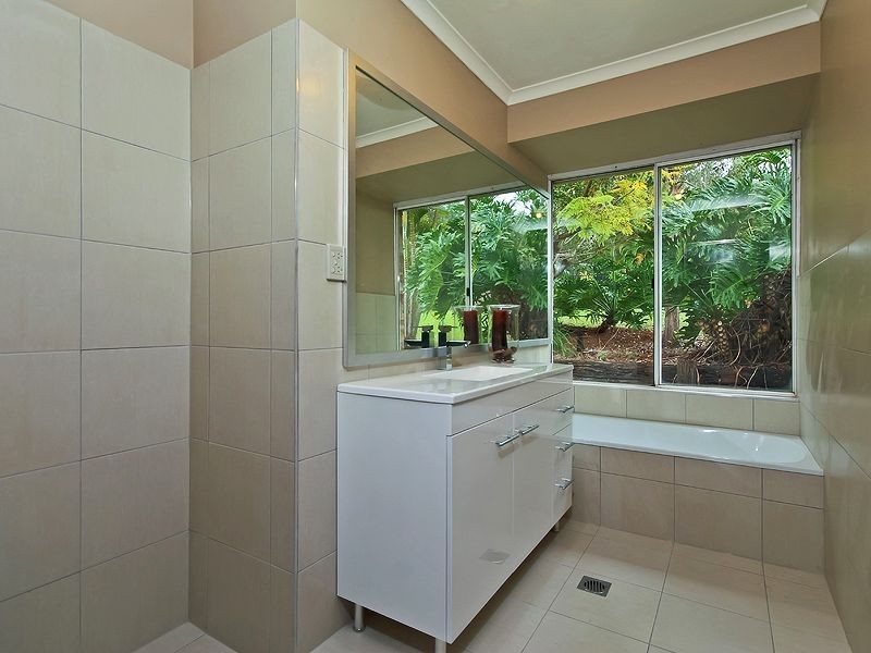 78 Harry Mills Drive, Worongary QLD 4213