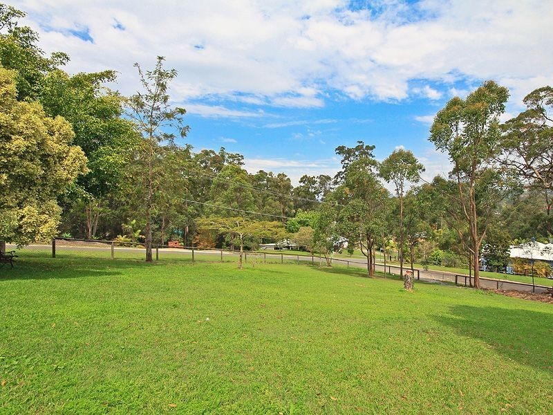 78 Harry Mills Drive, Worongary QLD 4213