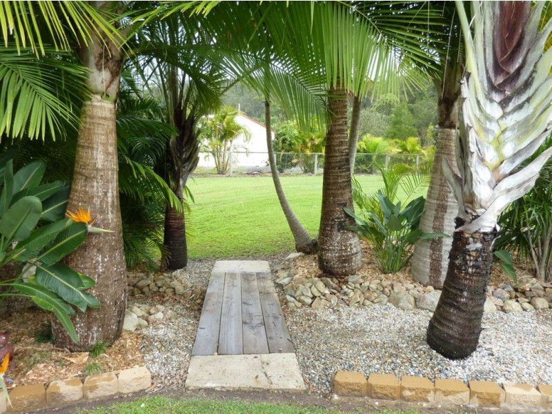 10 White Ash Road, Bonogin QLD 4213