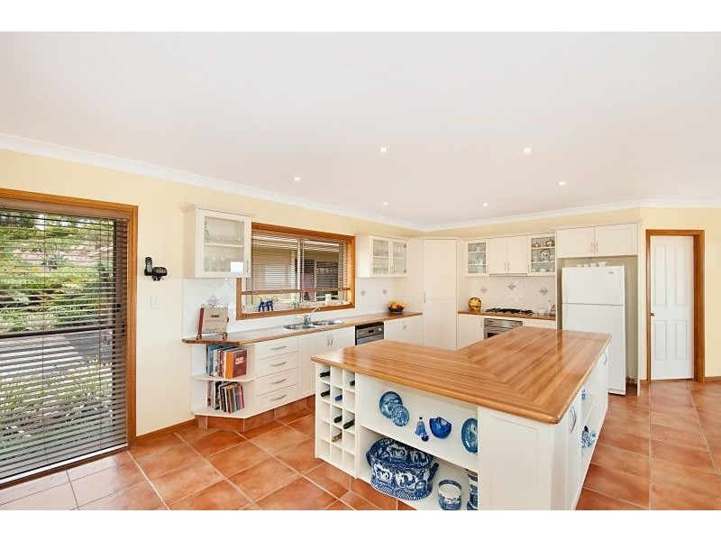 72 Brackenfield Court, Bonogin QLD 4213