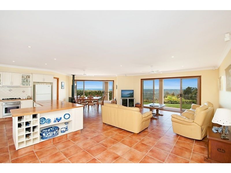 72 Brackenfield Court, Bonogin QLD 4213