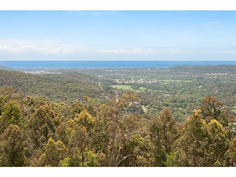 72 Brackenfield Court, Bonogin QLD 4213