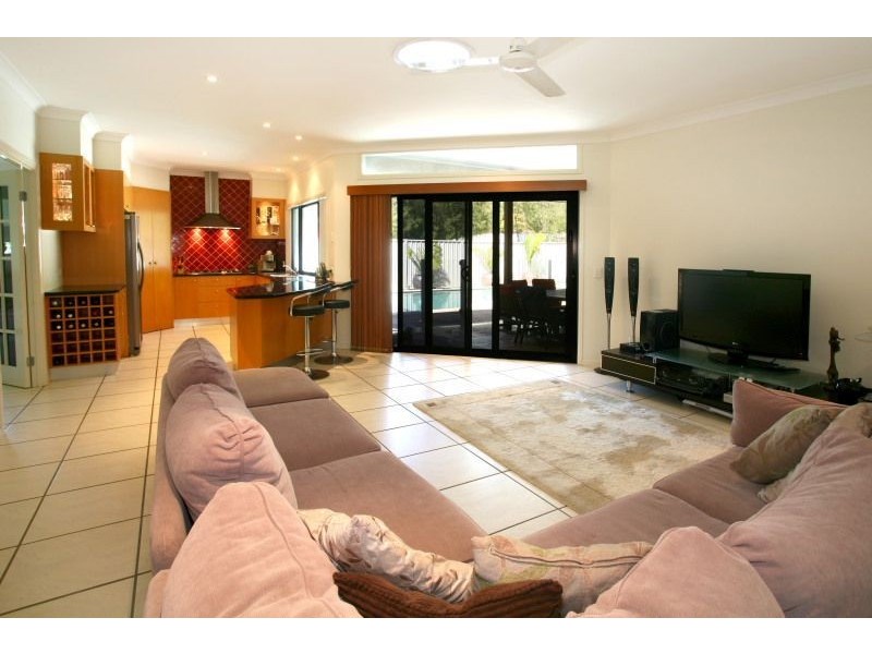 2 Riverlilly Street, Reedy Creek QLD 4227