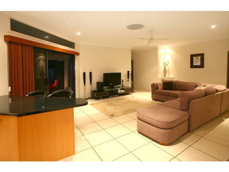 2 Riverlilly Street, Reedy Creek QLD 4227