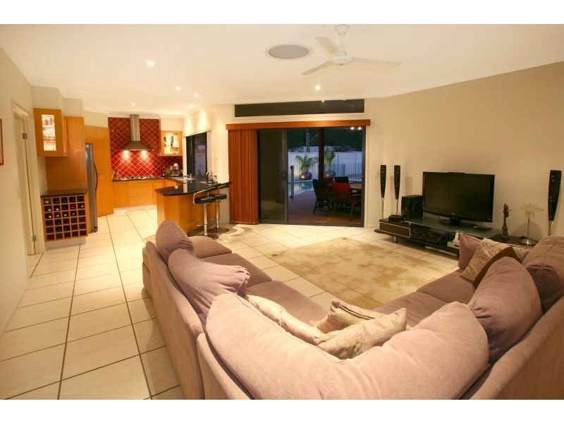 2 Riverlilly Street, Reedy Creek QLD 4227