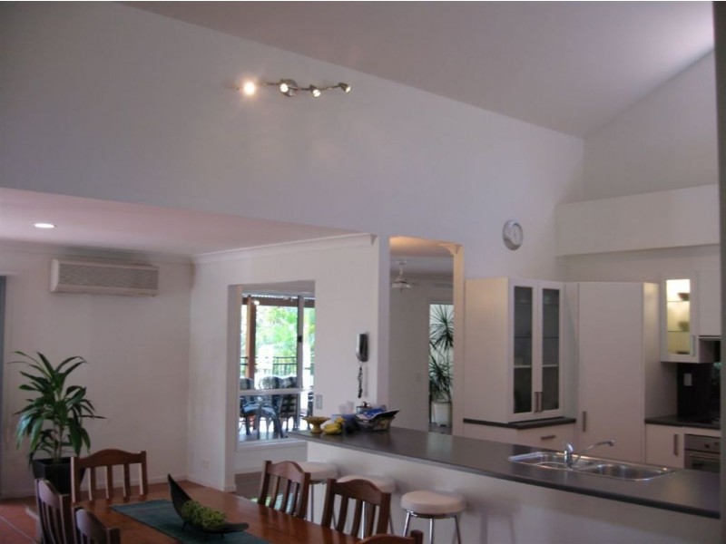 4 Hugh Guinea, Worongary QLD 4213