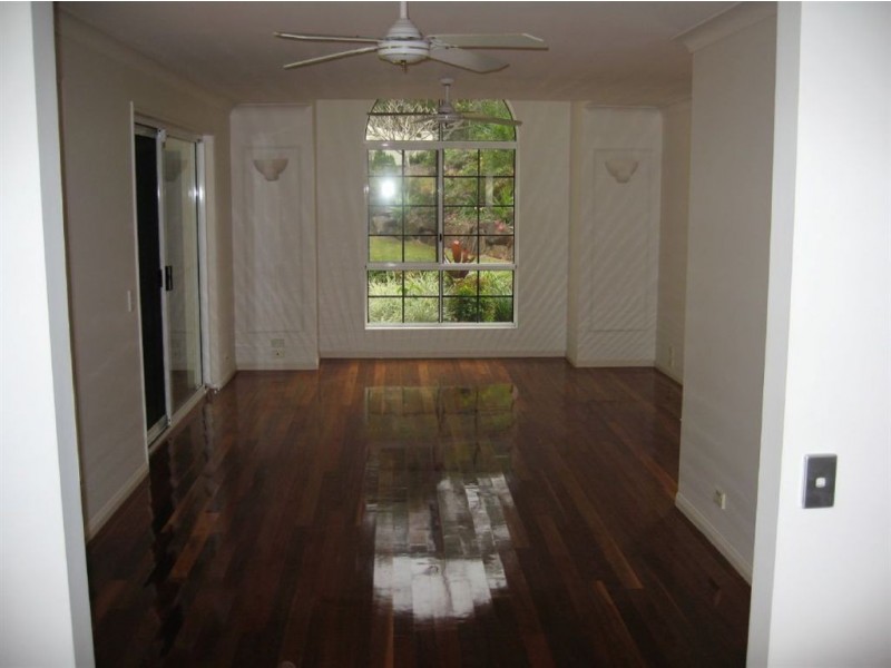 4 Hugh Guinea, Worongary QLD 4213