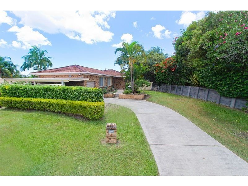 4 Avonbury Court, Carrara QLD 4211