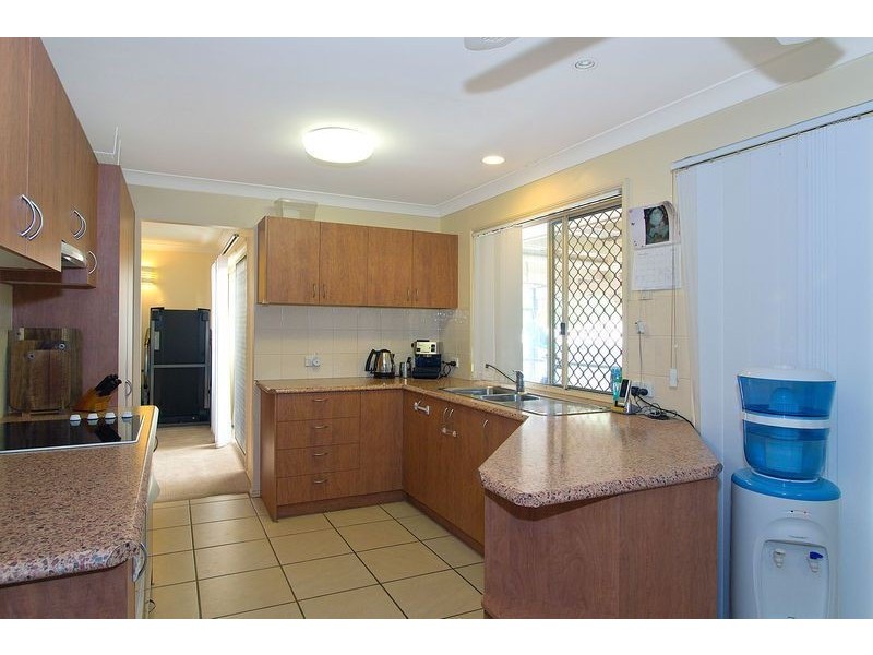 4 Avonbury Court, Carrara QLD 4211